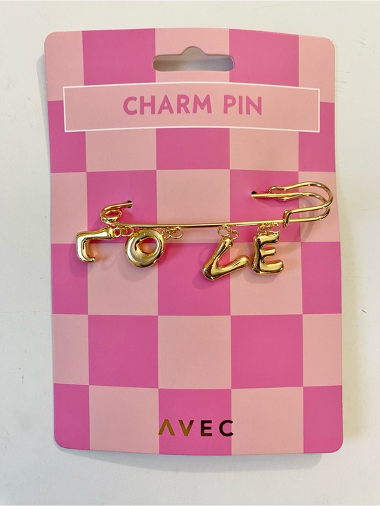 Jewelry - Gold 'LOVE' Charm Pin